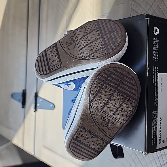 Baby Converse shoes - Picture 4 of 4
